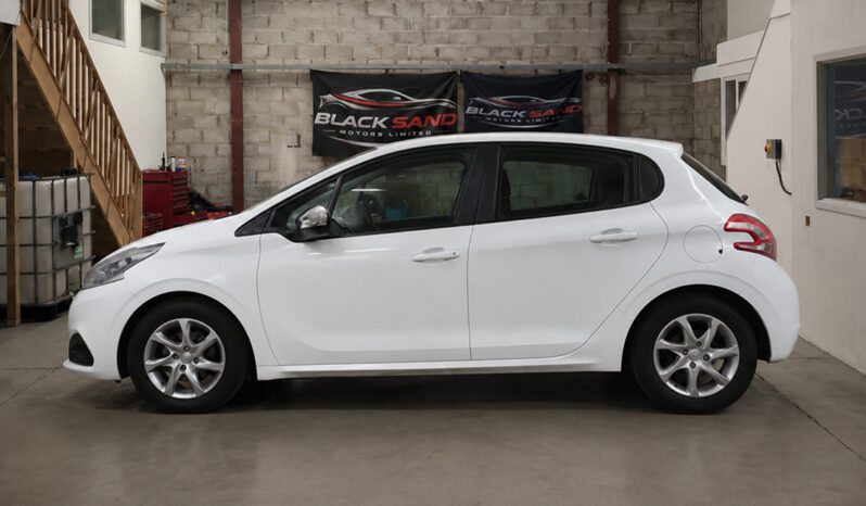 
								2018 Peugeot 208 1.2puretech full									