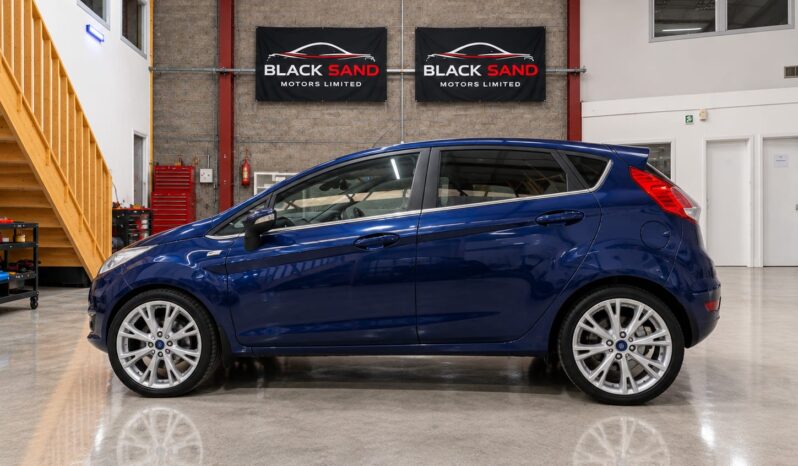 
								FORD FIESTA ST-LINE full									