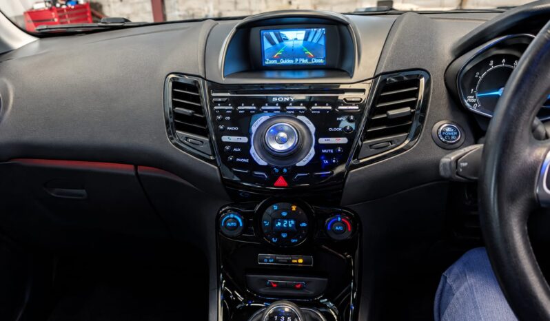 
								FORD FIESTA ST-LINE full									