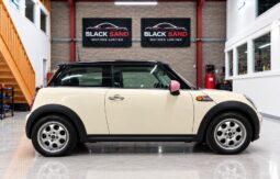 
										MINI ONE 1.6 HATCHBACK full									