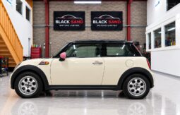 
										MINI ONE 1.6 HATCHBACK full									
